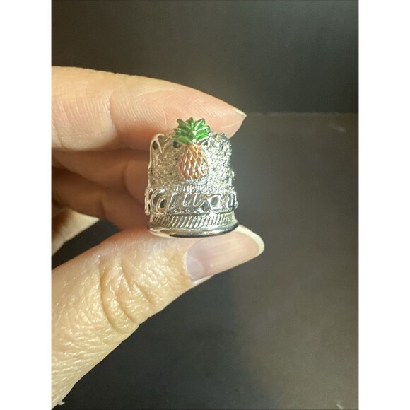 Vintage Metal Thimble With A Hawaii Pineapple Design; Souvenir - Picture 1 of 6